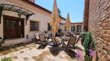 Deluxe tweepersoonskamer | Terras