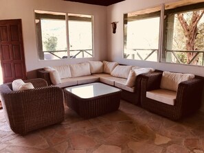 1 ห้องนอน, ตู้นิรภัยในห้องพัก, ห้องพักตกแต่งอย่างมีเอกลักษณ์