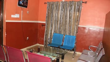 Área de estar no saguão