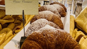 Petit déjeuner buffet compris tous les jours