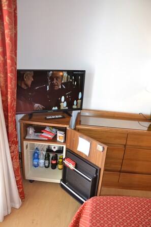 Double or Twin Room, Partial Sea View | Room amenity - Park Hotel Ravenna (Ravenna)