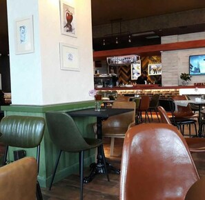 Local and international cuisine - Hotel The First (Gjirokastër)