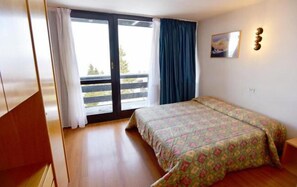 Een kluis op de kamer, babybedden (toeslag), beddengoed