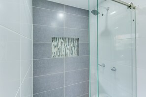 Panoramic Studio, Private Bathroom | Bathroom shower
