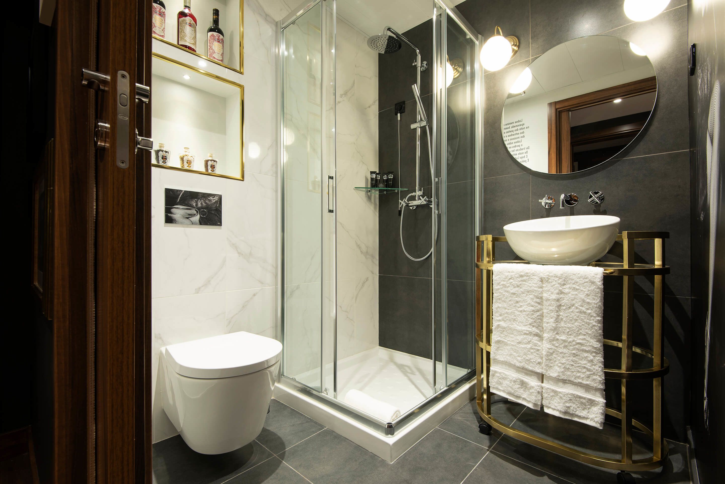 shower, rainfall showerhead, free toiletries, hair dryer