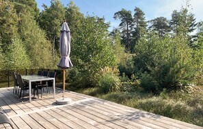 Outdoor dining - Lovely home in Nexø with kitchen (Nexø)