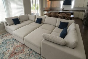 Smart-TV, Kamin, Bücher