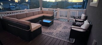 Large 3700 square foot home! 4 bedrooms, 3.5 bathrooms with large kitchen