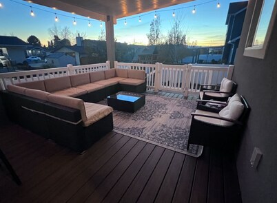 Large 3700 square foot home! 4 bedrooms, 3.5 bathrooms with large kitchen