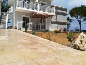 Front of property - Villa antonis amoudi zakinthos (Zakynthos)