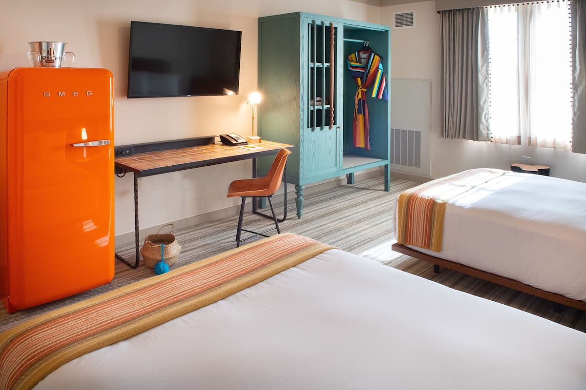 egyptian cotton sheets, premium bedding, down duvets, pillow-top beds