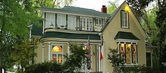 Woldert-Spence Manor