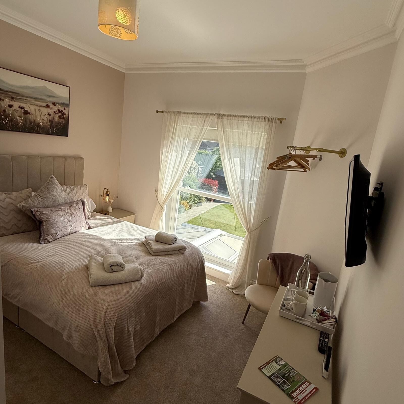 Double Room, Ensuite | Iron/ironing board (on request), WiFi (free), bed sheets