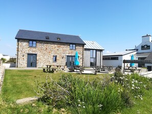 Exterior - Victoria Inn Brewhouse B&B (Haverfordwest)