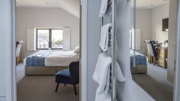 1 habitación, escritorio y sistema de insonorización