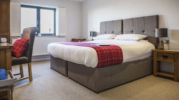 Camera Superior, 1 letto king | Una scrivania, insonorizzazione, ferro/asse da stiro, Wi-Fi gratuito