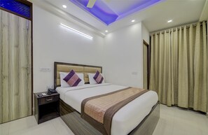 Deluxe Double Room, 1 Queen Bed, Non Smoking | Egyptian cotton sheets, premium bedding, in-room safe - airport hotel sweet palace inn (New Delhi)
