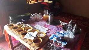 Frühstück, Mittagessen und Abendessen