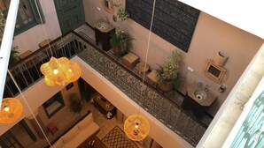 Shower, free toiletries, towels - Bed Square - Hostel (Marrakech)