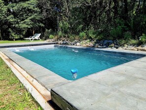 Piscina externa sazonal