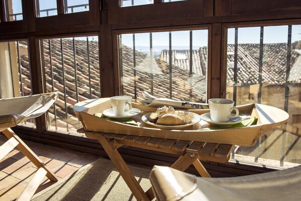 Tweepersoonskamer (Ports) | Donsdekens, individueel gedecoreerd, individueel gemeubileerd