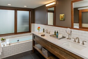 Shower, hair dryer, bathrobes, towels