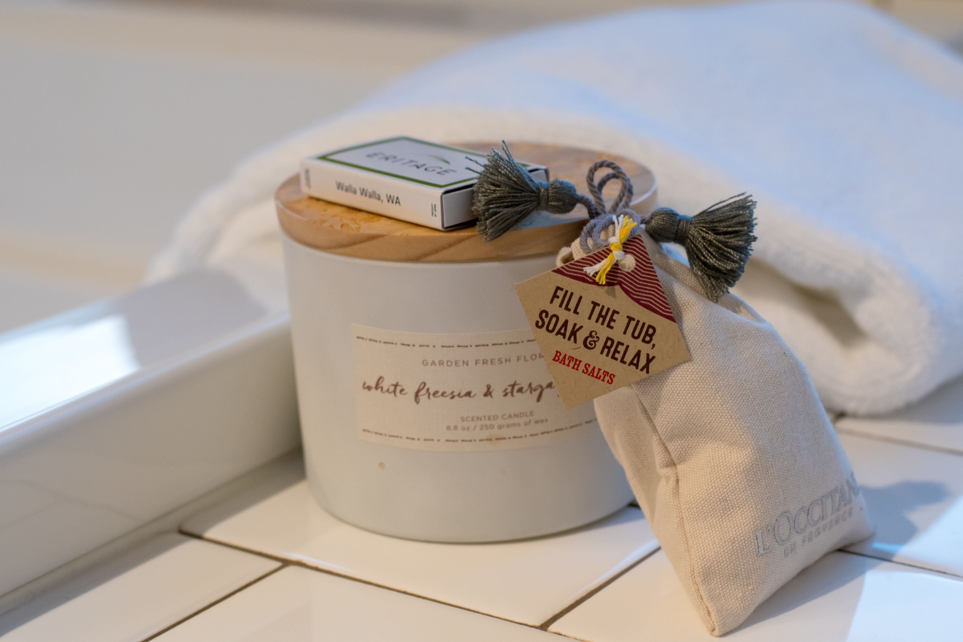 suite, 1 king bed, non smoking, lake view | bathroom | shower, hair dryer, bathrobes, towels