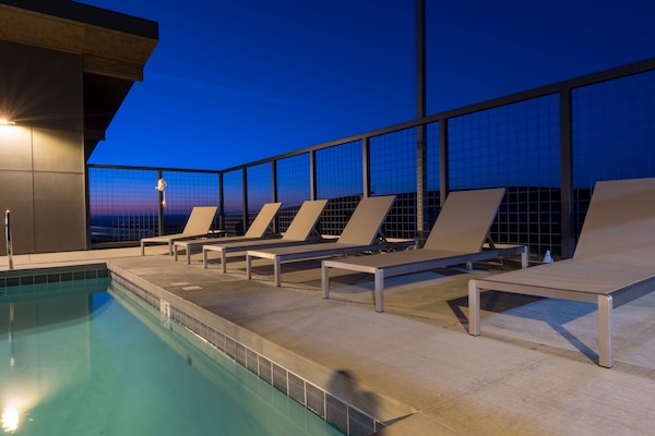 Seasonal outdoor pool, pool umbrellas, sun loungers