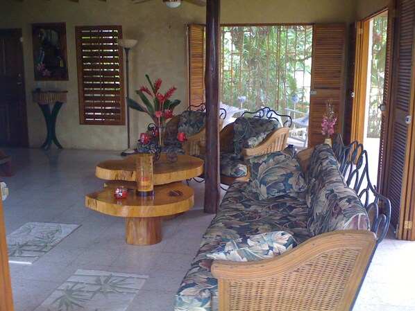 Lobby sitting area - Light of Dawn (Naranjito)