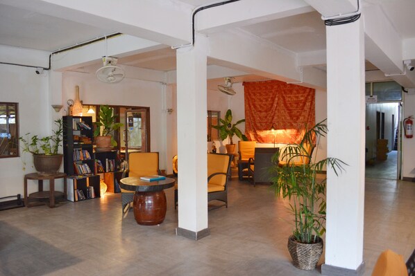 ロビー応接スペース