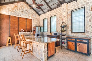 Shared kitchen - Castillo Tambor Resort and Restaurant (Cóbano)
