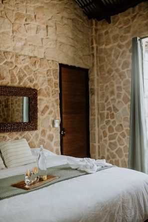 Habitación doble superior, baño privado, vista a la alberca | Ropa de cama de alta calidad, camas con efecto memoria y wifi gratis