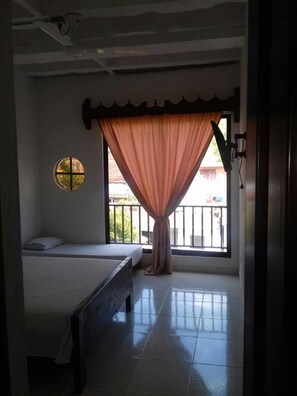 Free WiFi, bed sheets