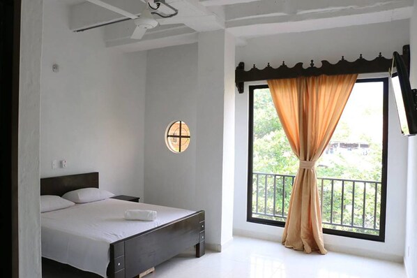 Free WiFi, bed sheets