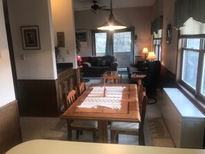 Standard Condo, 2 Bedrooms | In-room dining