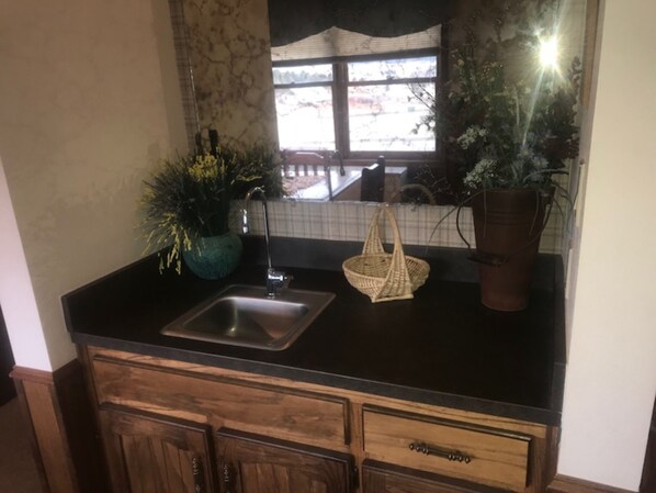 Standard Condo, 2 Bedrooms | Room amenity