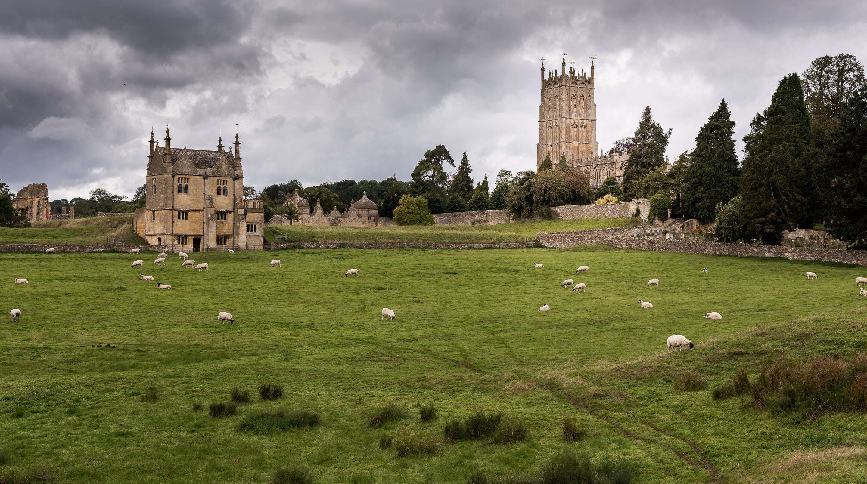 เอ็กซ์คลูซีฟคอทเทจ | 3 ห้องนอน, ผ้าปูที่นอนฝ้ายอียิปต์, เครื่องนอนระดับพรีเ มียม