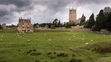 Exclusive Cottage | 3 bedrooms, Egyptian cotton sheets, premium bedding