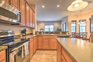 Fridge, microwave, stovetop, dishwasher