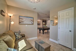 TV, fireplace, books, stereo - Nashville Home w/ Seasonal Pool < 5 Mi to Dtwn! (Nashville)