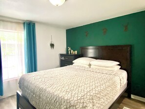 3 bedrooms, iron/ironing board, WiFi, bed sheets