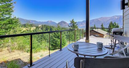 'Gorge Retreat' - Modern Carson Home w/ Mtn Views!