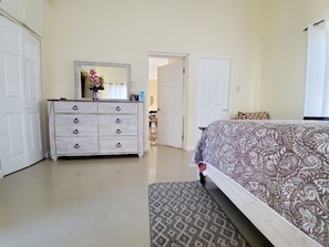 1 chambre, fer et planche à repasser, accès Internet, draps fournis