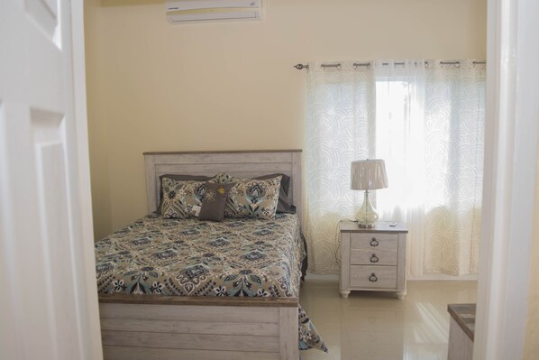 1 chambre, fer et planche à repasser, accès à Internet, literie fournie