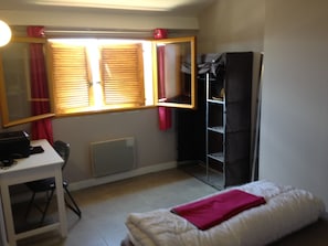 5 bedrooms, iron/ironing board, travel cot, free WiFi