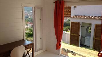 5 chambres, bureau, fer et planche à repasser, Wi-Fi gratuit