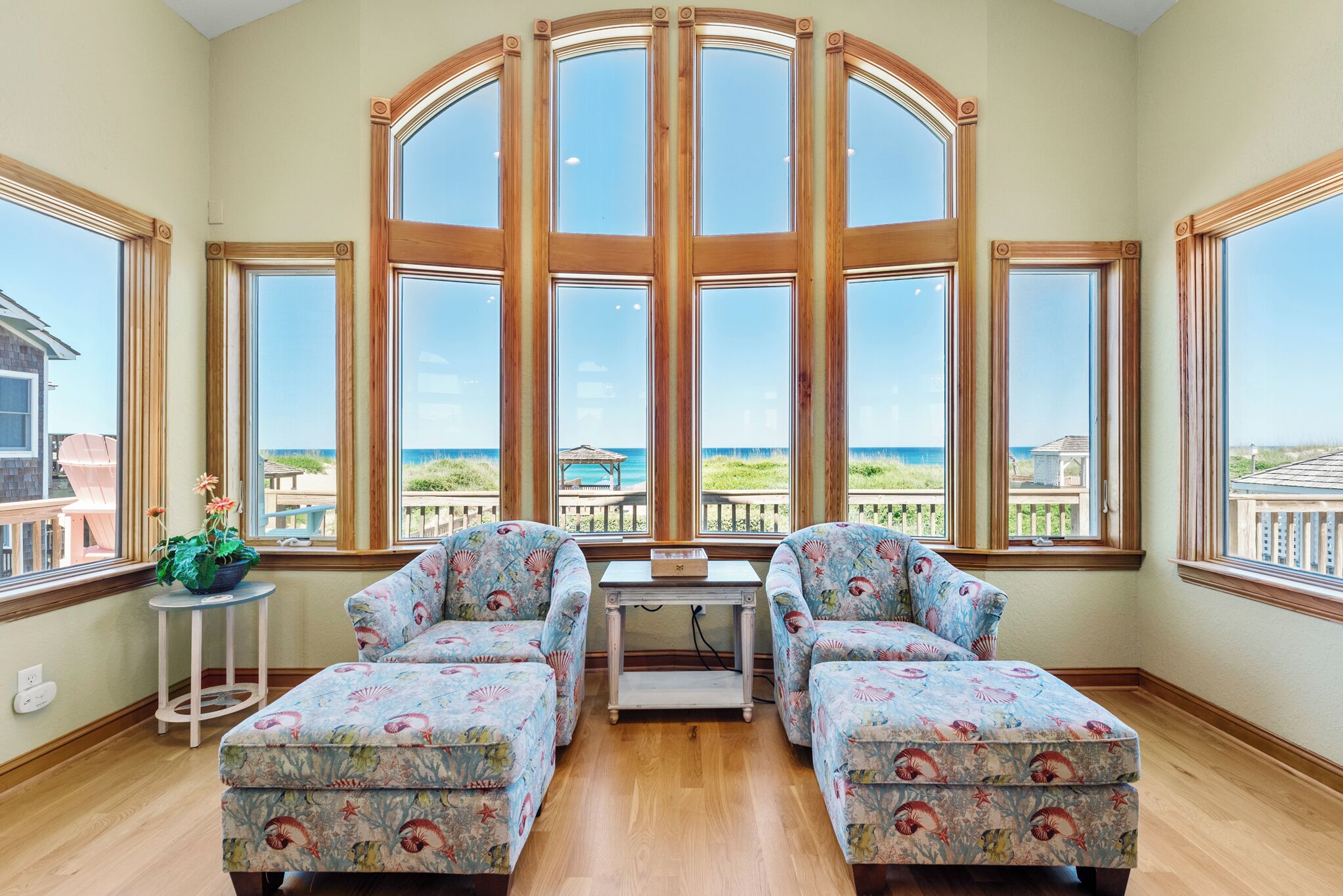 Fernseher, Kamin, DVD-Player