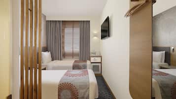 Hypo-allergenic bedding, in-room safe, individually furnished, desk