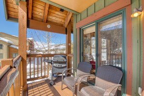Property grounds - Corner condo with hot tub & private washer/dryer - steps from the slopes (Keystone)