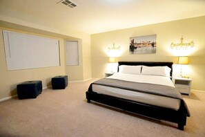 5 bedrooms, desk, iron/ironing board, travel crib